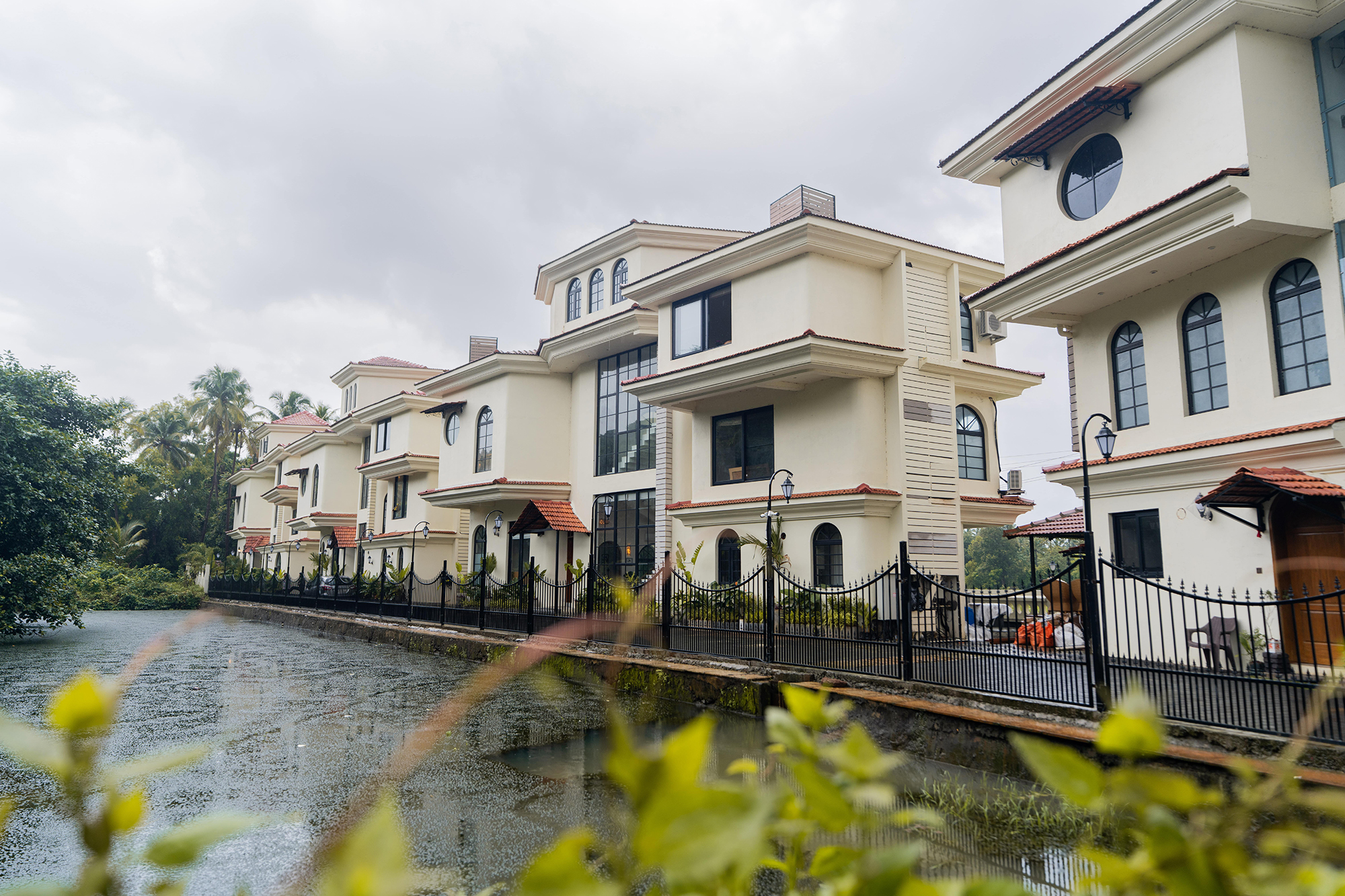Para by Akama Homes